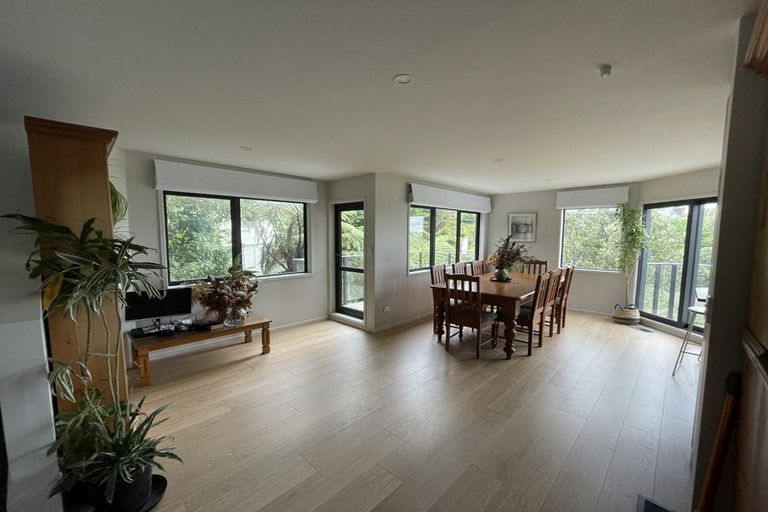 Photo of property in 149 Kelburn Parade, Kelburn, Wellington, 6012