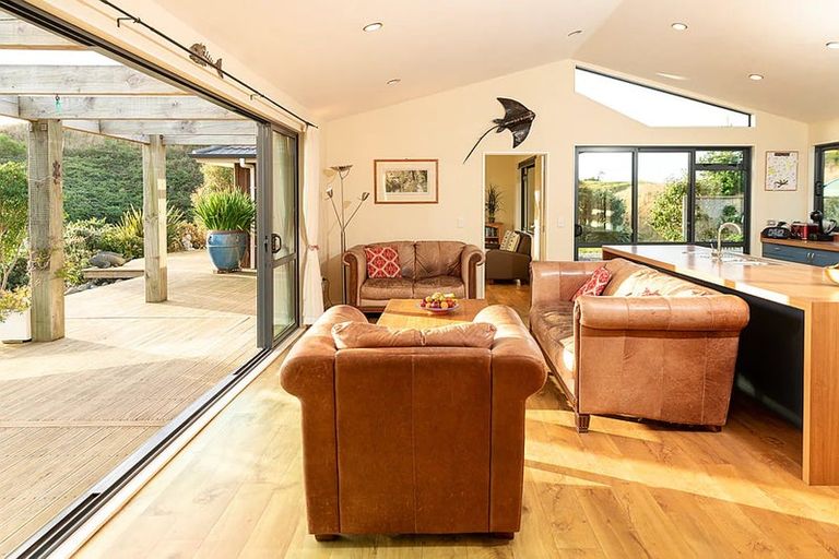 Photo of property in 97 Raukawa Road, Peka Peka, Waikanae, 5391