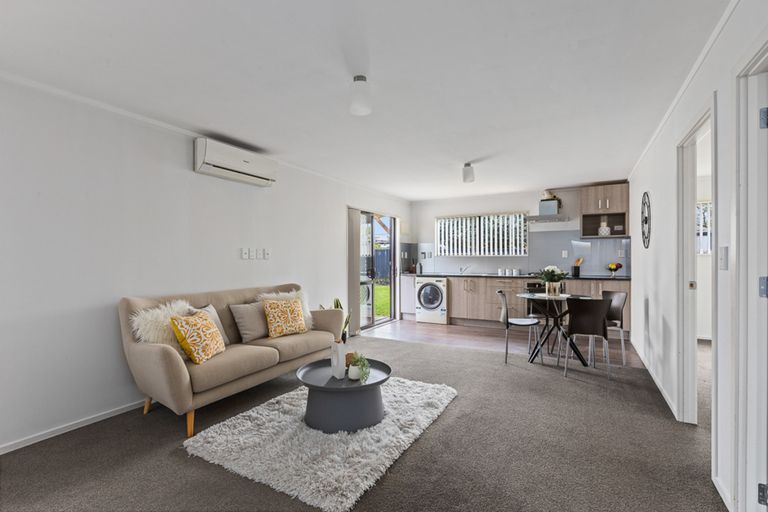 Photo of property in 29 Lavinia Crescent, Mangere East, Auckland, 2024