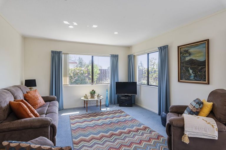 Photo of property in 2 Heihei Place, Paraparaumu, 5032