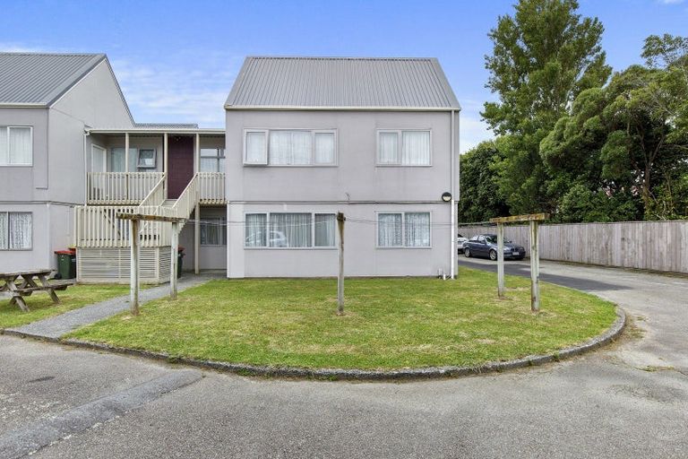 Photo of property in 71m Randwick Crescent, Moera, Lower Hutt, 5010