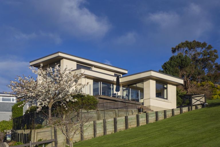 Photo of property in 14 Selwyn Street, South Hill, Oamaru, 9400