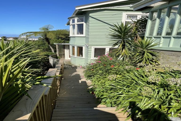 Photo of property in 19 Oku Street, Island Bay, Wellington, 6023