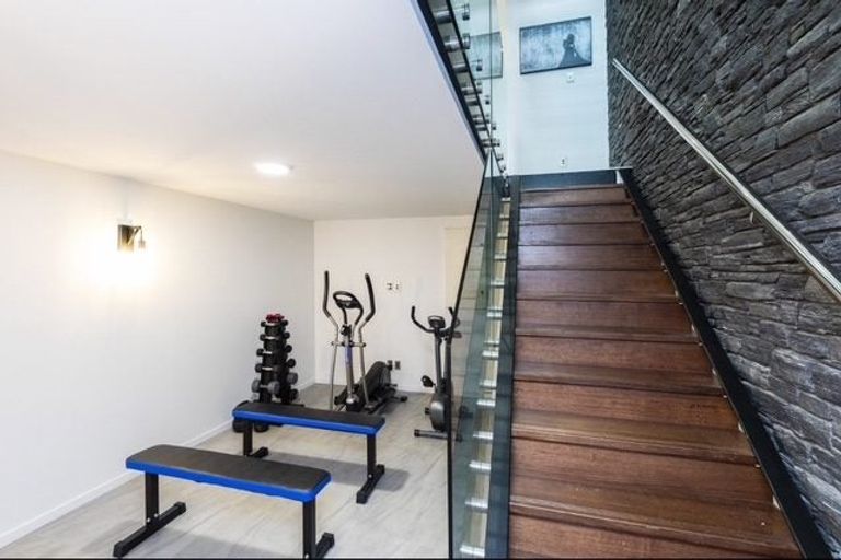 Photo of property in 20 Queens Avenue, Merivale, Christchurch, 8014