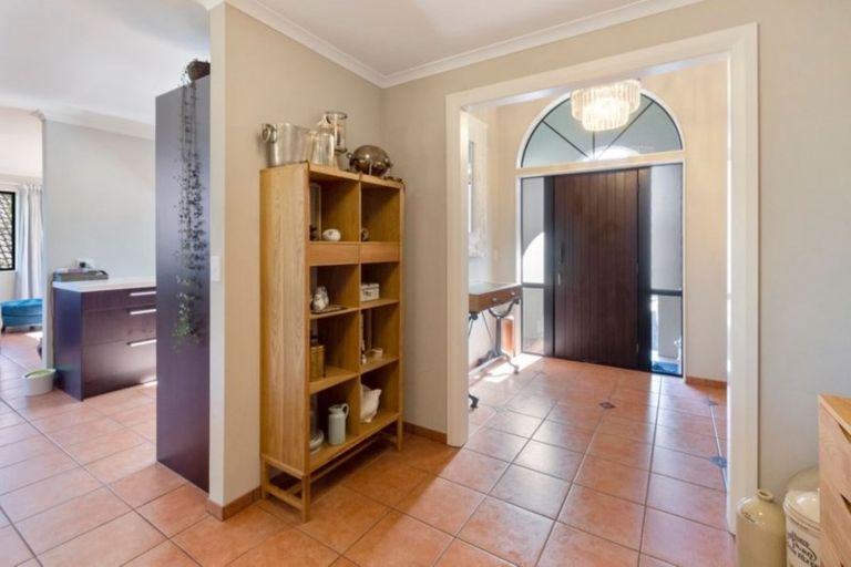 Photo of property in 11 Manara Place, The Gardens, Auckland, 2105
