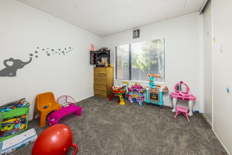 Photo of property in 37 Rosemead Place, Randwick Park, Auckland, 2105