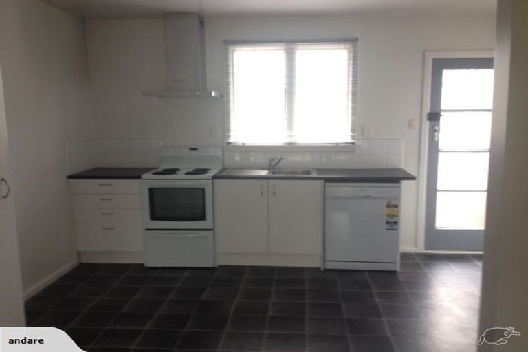 Photo of property in 2/478 Barbadoes Street, Edgeware, Christchurch, 8013