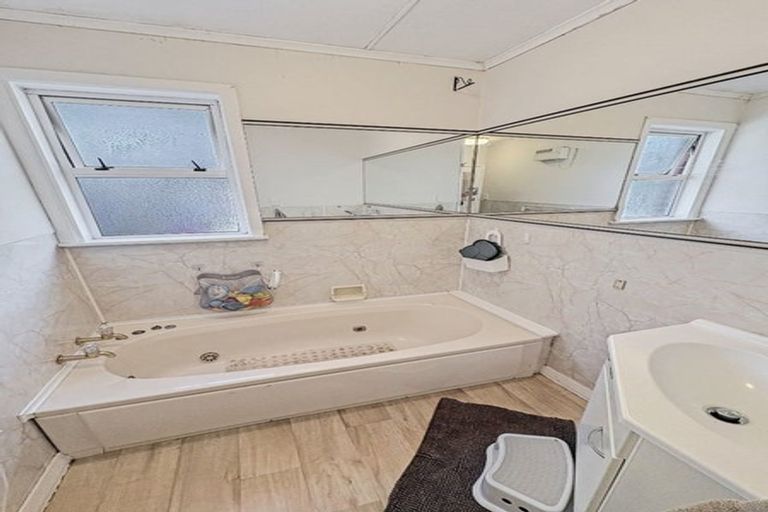 Photo of property in 59 Liverpool Street, Levin, 5510