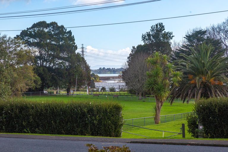 Photo of property in 1/32 Queen Street, Papakura, 2110