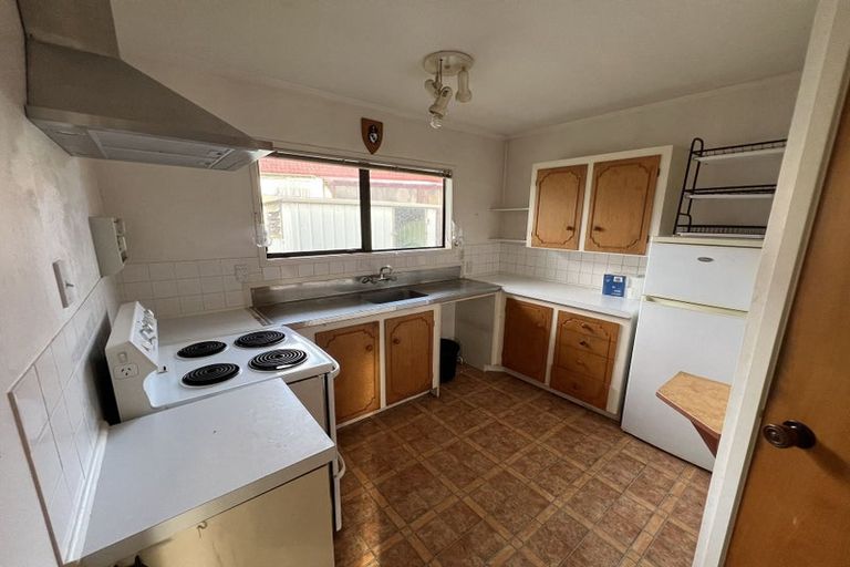 Photo of property in 1/64 Aviemore Drive, Highland Park, Auckland, 2010