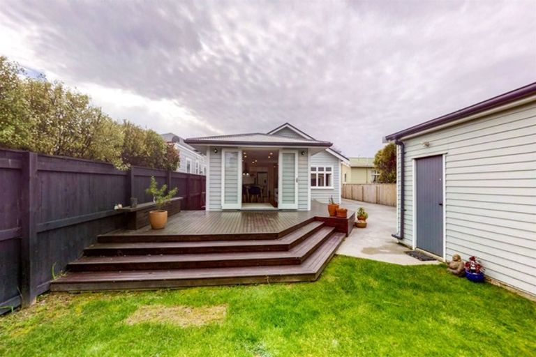 Photo of property in 22 Central Terrace, Alicetown, Lower Hutt, 5010