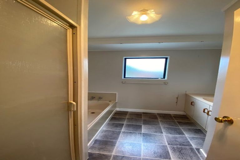 Photo of property in 5 Essendon Court, Glenview, Hamilton, 3206