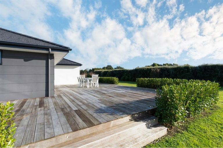 Photo of property in 73 Muhunoa East Road, Ohau, Levin, 5570