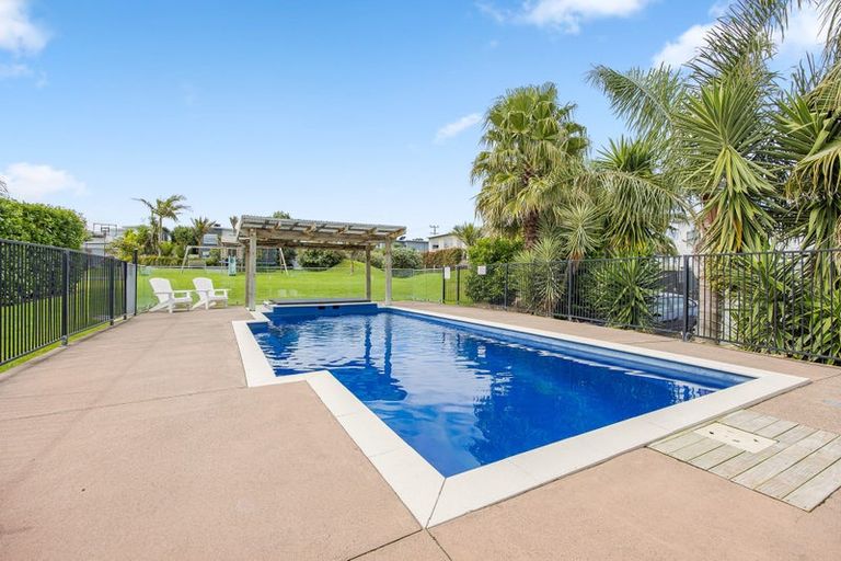 Photo of property in 19 Karauria Lane, Orewa, 0931