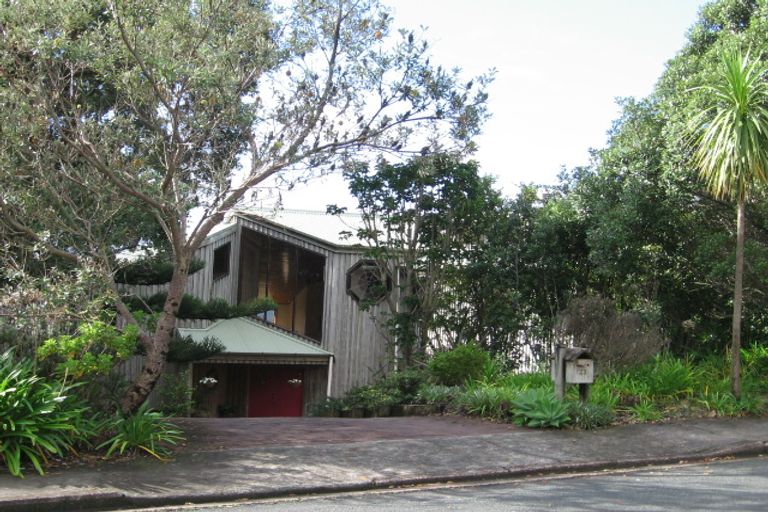 Photo of property in 23 Chelverton Terrace, Red Beach, 0932