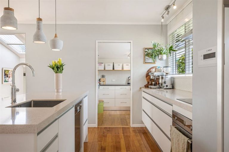 Photo of property in 12 Trigg Road, Huapai, Kumeu, 0810