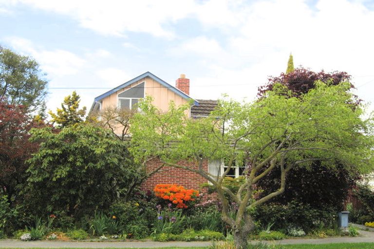 Photo of property in 24 Flay Crescent, Burnside, Christchurch, 8053