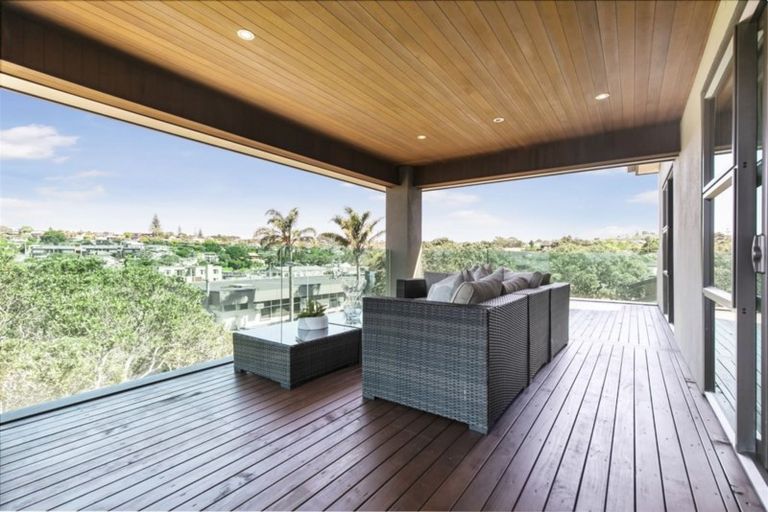 Photo of property in 4 Montrose Terrace, Mairangi Bay, Auckland, 0630