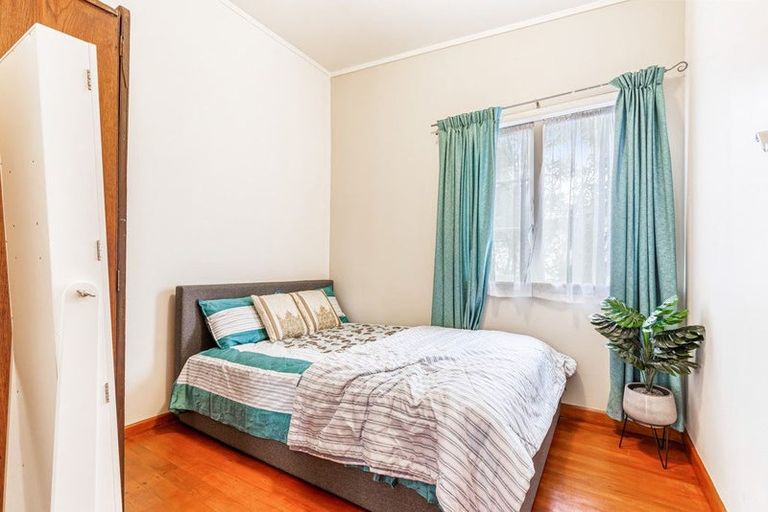 Photo of property in 1/27 Withers Road, Glen Eden, Auckland, 0602