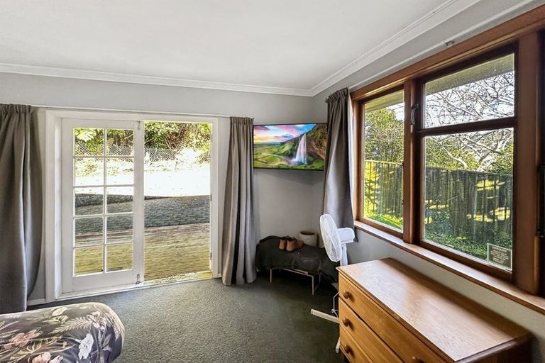 Photo of property in 79 Stokes Valley Road, Stokes Valley, Lower Hutt, 5019
