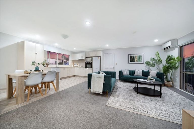 Photo of property in 8 Lockington Avenue, Henderson, Auckland, 0612