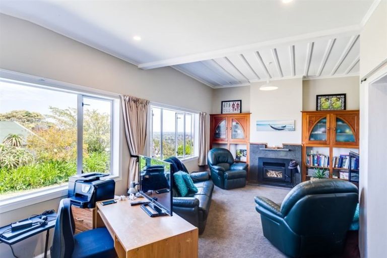 Photo of property in 11 Havelock Road, Hospital Hill, Napier, 4110