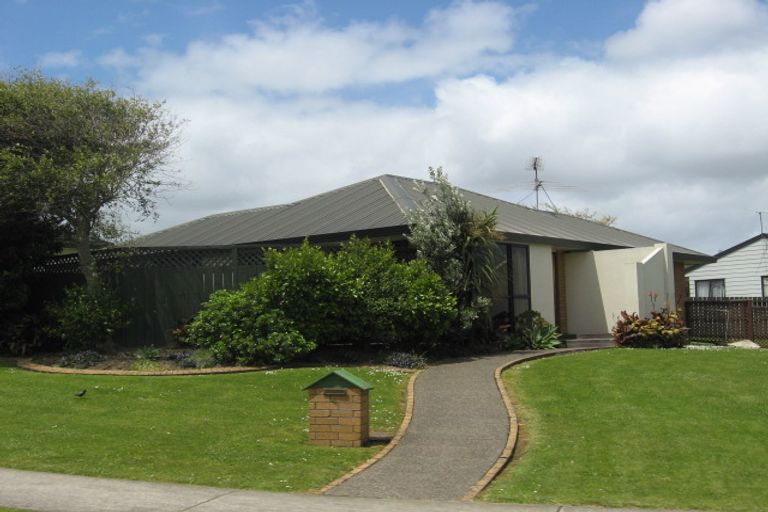 Photo of property in 4 Bellville Drive, Clendon Park, Auckland, 2103