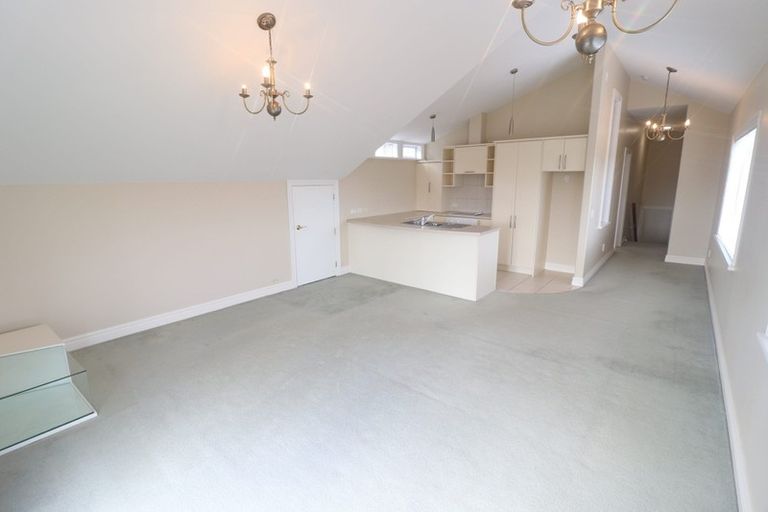 Photo of property in 104 Kitchener Road, Milford, Auckland, 0620