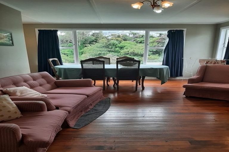 Photo of property in 100 Kelburn Parade, Kelburn, Wellington, 6012