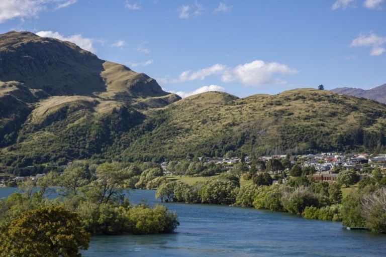 Photo of property in 3 Old Homestead Place, Kawarau Falls, Queenstown, 9300