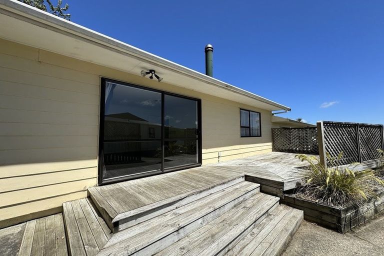Photo of property in 2/25 Invercargill Drive, Kelson, Lower Hutt, 5010
