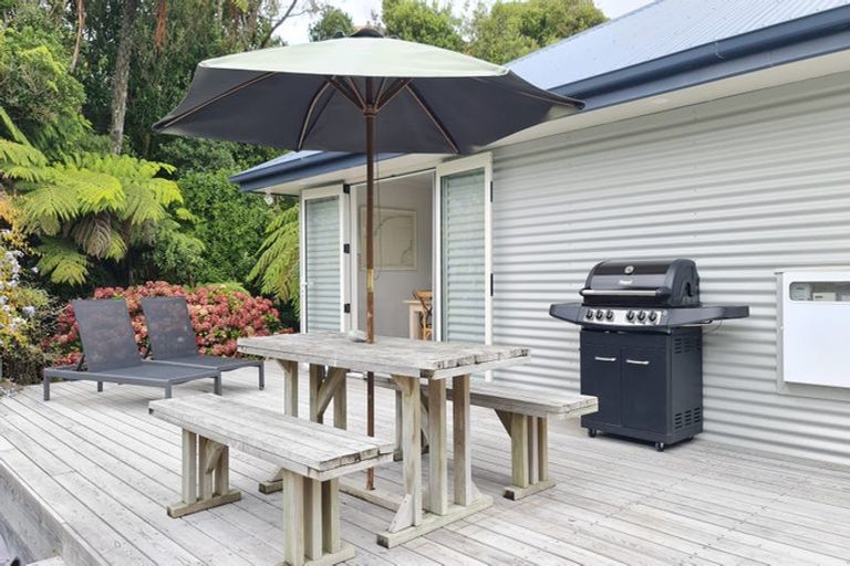 Photo of property in 221 Patons Rock Road, Patons Rock, Takaka, 7182