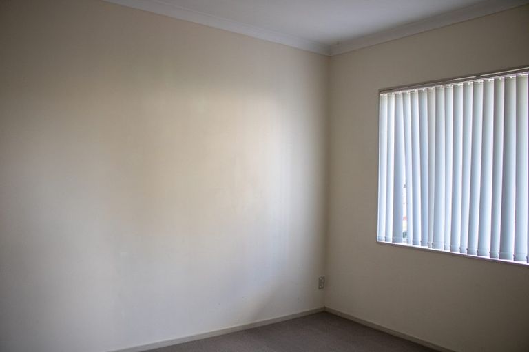 Photo of property in 108 San Marino Drive West, Henderson, Auckland, 0612