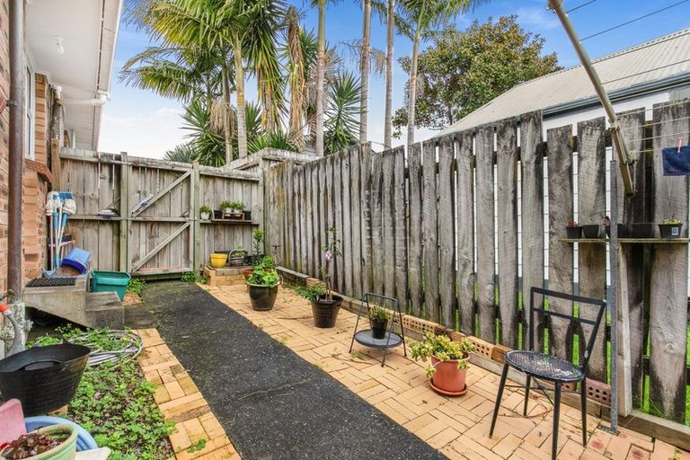 Photo of property in 3/135 Titirangi Road, New Lynn, Auckland, 0600