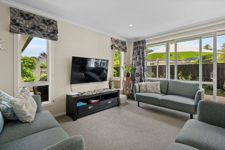 Photo of property in 4 Palmer Crescent, Silverstream, Upper Hutt, 5019