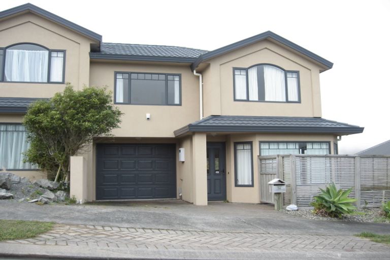 Photo of property in 12 Landsdowne Terrace, Karori, Wellington, 6012