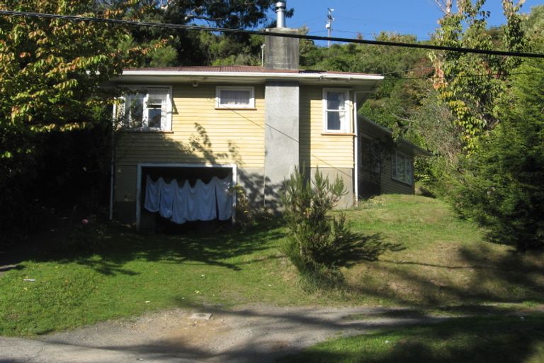 Photo of property in 10 Manor Drive, Stokes Valley, Lower Hutt, 5019
