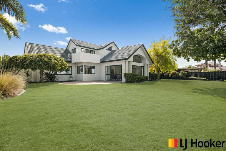 Photo of property in 82 Glenross Drive, Wattle Downs, Auckland, 2103