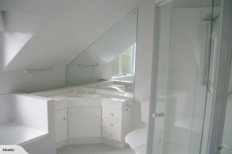 Photo of property in 2/7a Corunna Road, Milford, Auckland, 0620