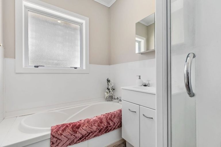 Photo of property in 15 Howden Street, Waiuku, 2123