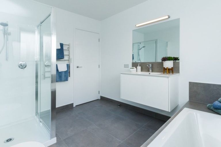 Photo of property in 25 Barry Curtis Place, Levin, 5510