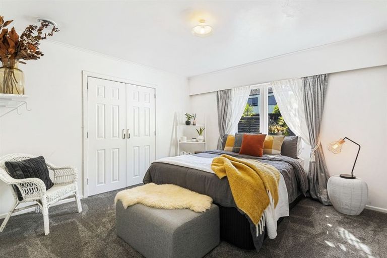 Photo of property in 1/129 Edmonton Road, Te Atatu South, Auckland, 0610