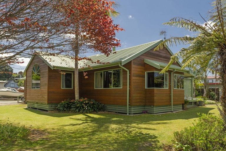 Photo of property in 8 Wharf Road, Tairua, 3508