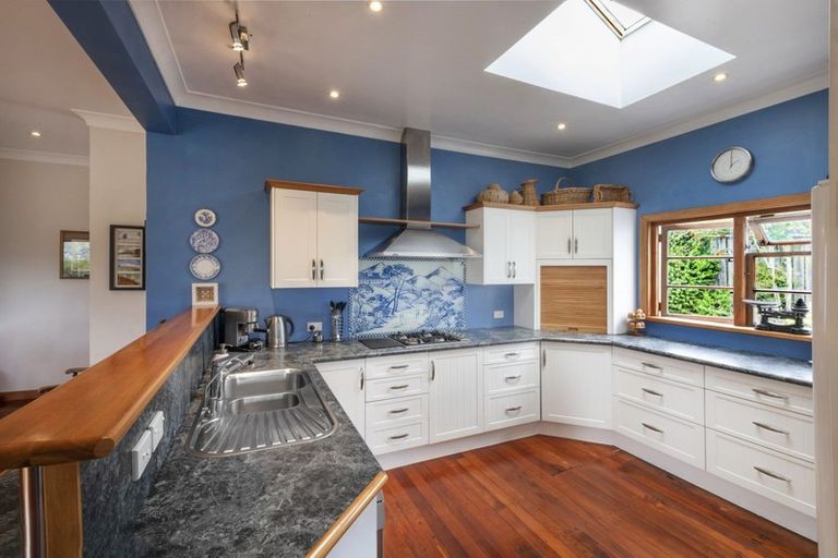 Photo of property in 100 Messines Road, Karori, Wellington, 6012