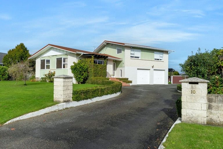 Photo of property in 10 Webb Avenue, Levin, 5510