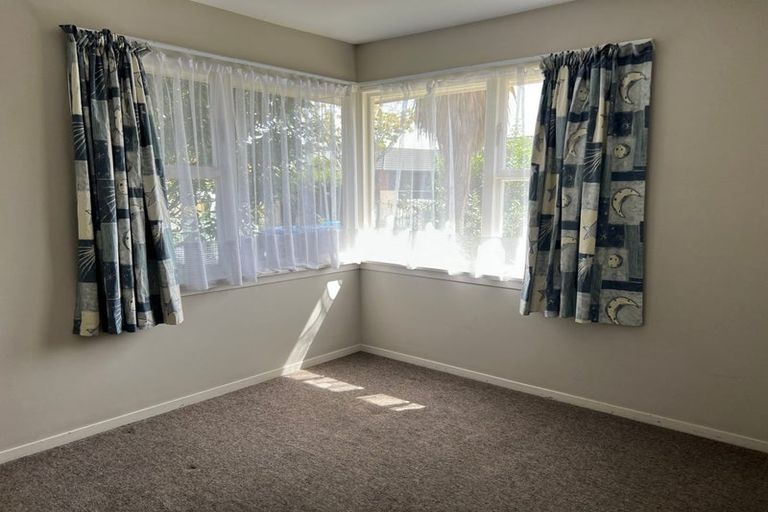 Photo of property in 12 Farquhars Road, Redwood, Christchurch, 8051