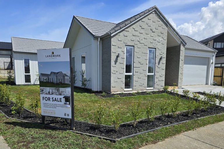 Photo of property in 20 Arohaina Avenue, Karaka, 2124