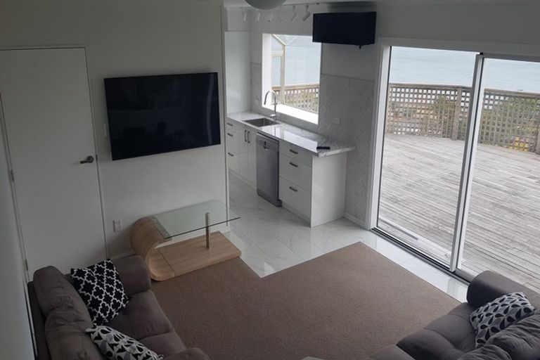 Photo of property in 1/7 Korokoro Road, Korokoro, Lower Hutt, 5012