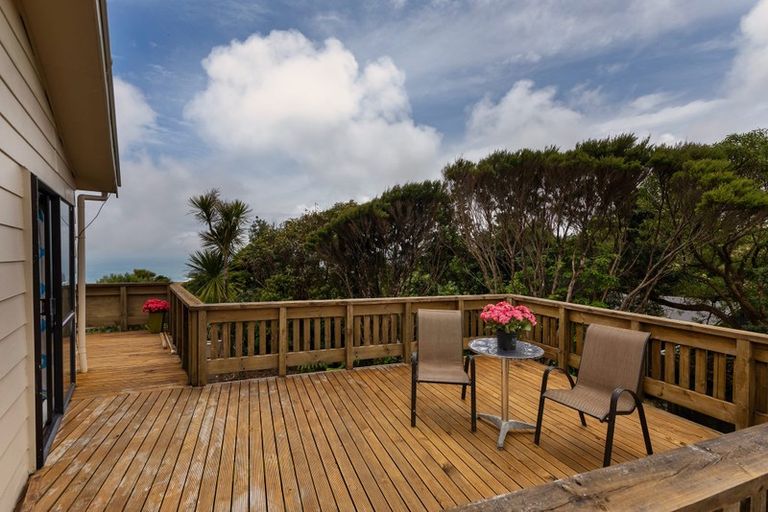 Photo of property in 145 Piha Road, Piha, New Lynn, 0772