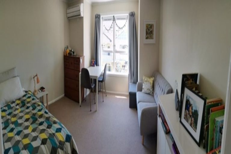 Photo of property in 84 Rolleston Street, Mount Cook, Wellington, 6021